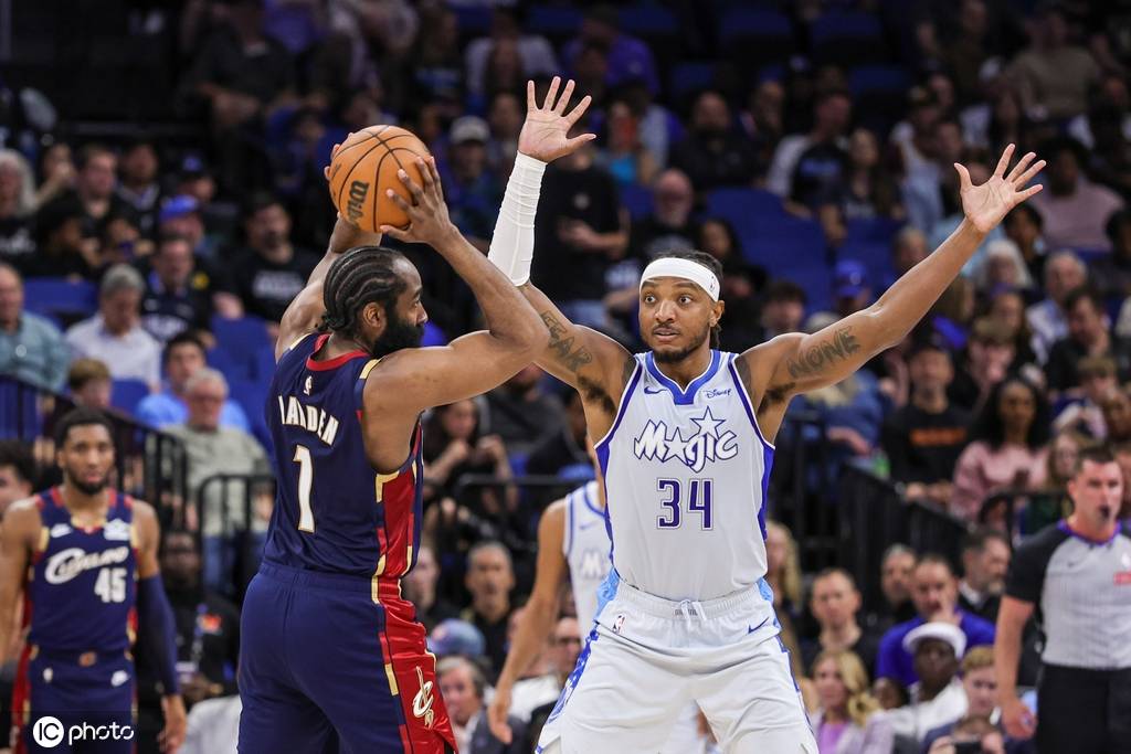 哈登空砍30分班凯罗25分 魔术击败骑士5连胜